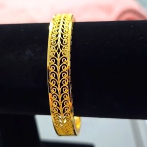 Stainless steel gold plated bangle